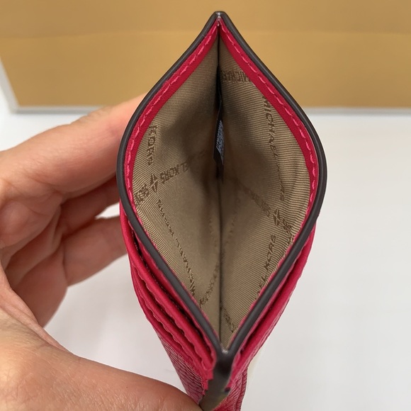 MICHAEL KORS
Large Pebbled Leather Card Holder Case
Electric Pink
NWT - Picture 12 of 13